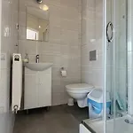 Δωμάτια σε οικογενειακή κατοικία Goscinne Laguna